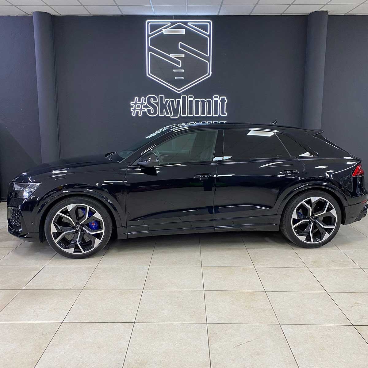 Audi Rsq8