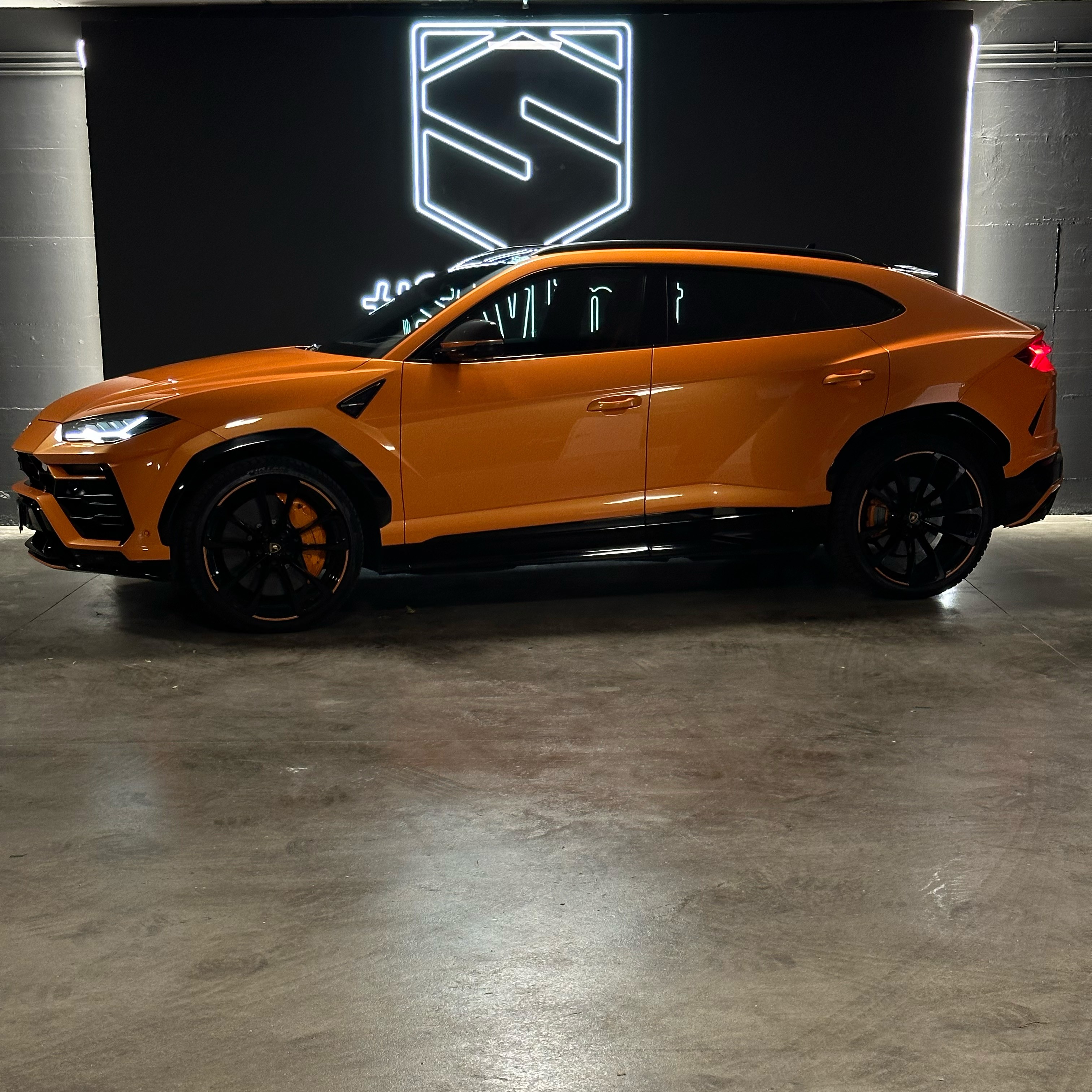 Lamborghini URUS PEARL CAPSULE