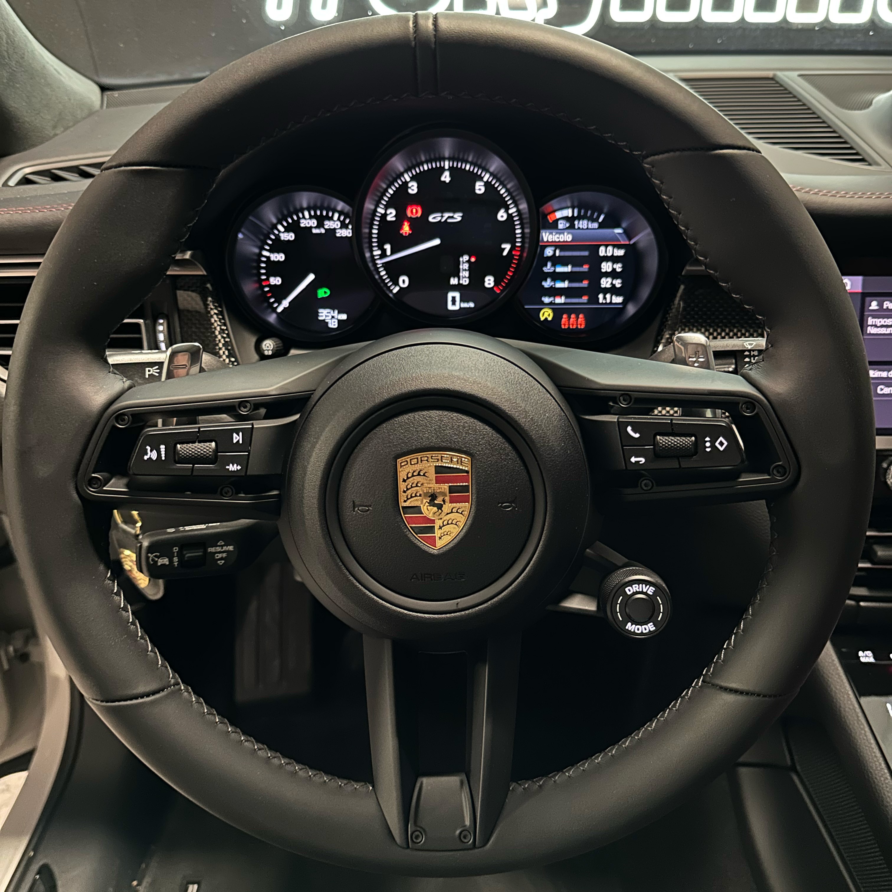 PORSCHE MACAN GTS